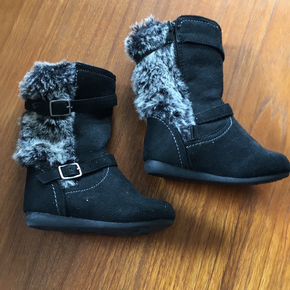 💕 4/$30 Black fall boots - Picture 1 of 5